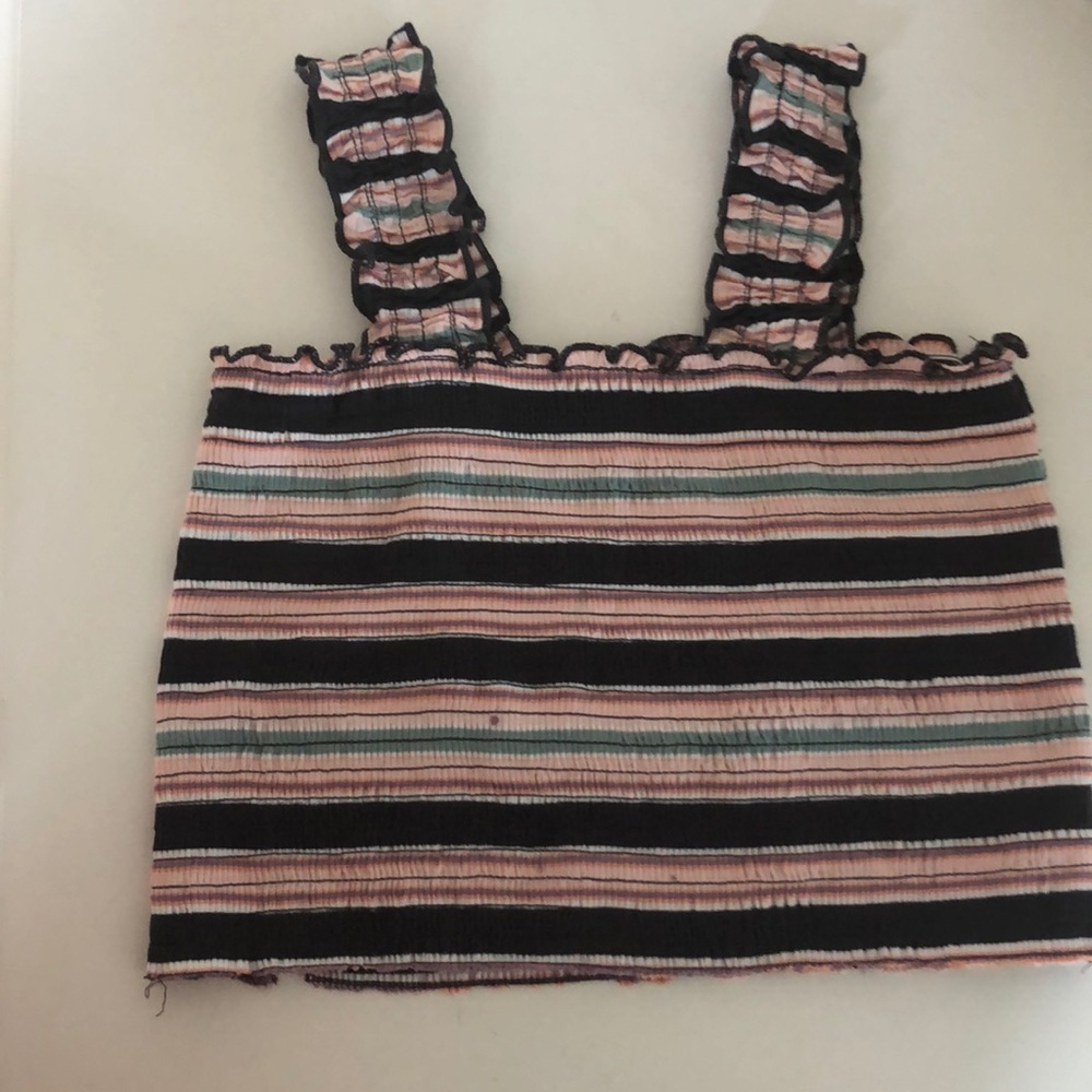 A really cute cropped shirt